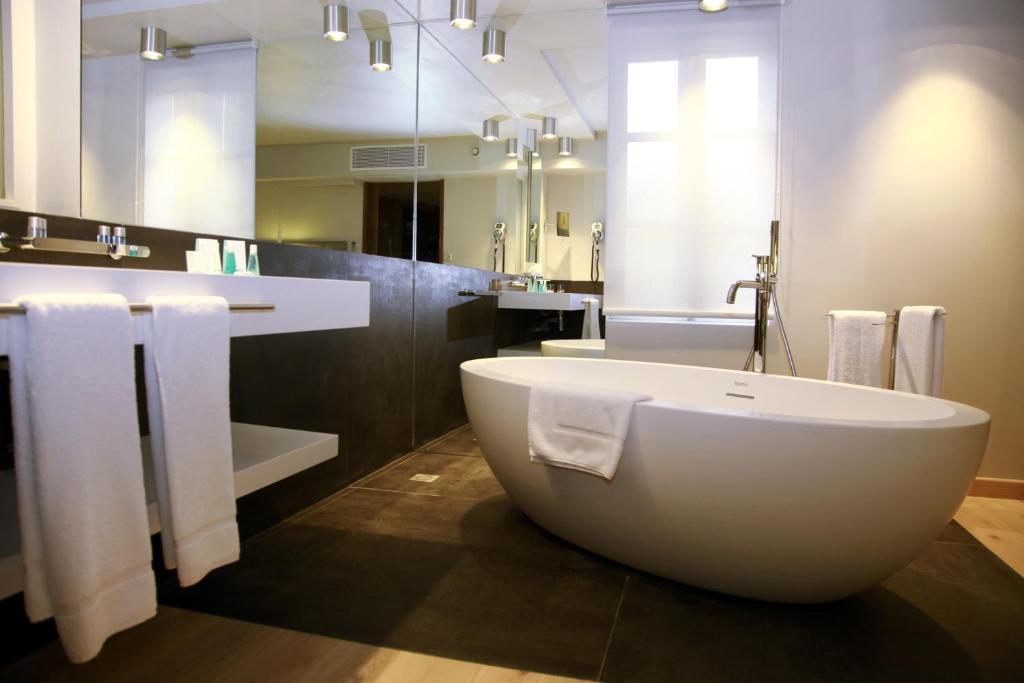 Le Pre Du Moulin - Maison Alonso - Hotel & Restaurant Serignan-du-Comtat Bilik gambar